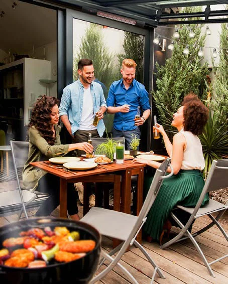 Sitzgruppe auf einer überdachten Terrasse